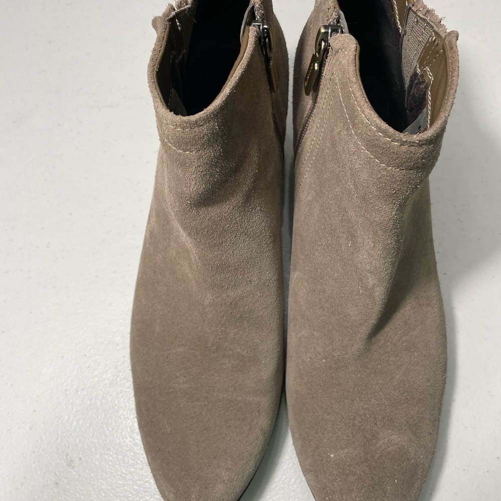 Blonde Women's Tan Ankle Boots Size 11M SB-50